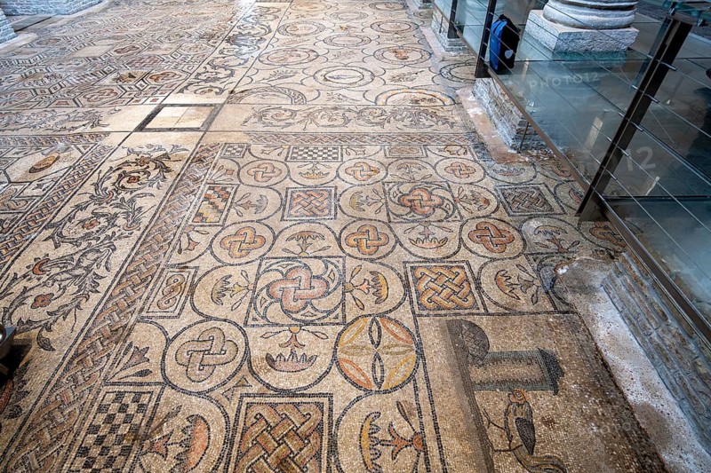 Detailed floor mosaic with geometric patterns and depictions of rooster and turtle, Basilica di Santa Maria Assunta, Basilica of Aquileia, UNESCO World Heritage Site, Aquileia, Friuli, Italy