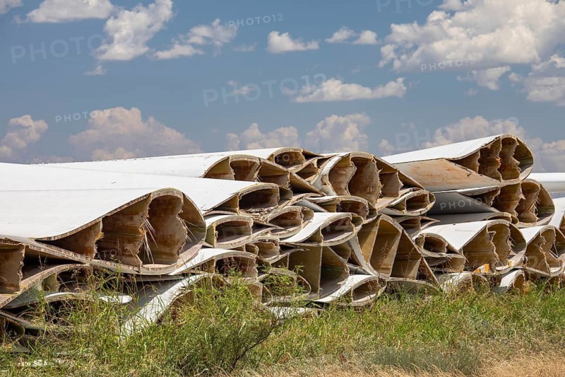 Sweetwater, Texas - Thousands of old wind turbine blades are piled up at two illegal dump sites. The state of Texas has charged Global Fiberglass Solutions with dumping the blades rather than recycling them