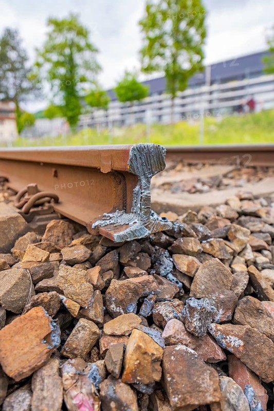 Warped railway track on a gravel bed, shows damage and has an uneven surface, station conversion electrification Leonhard Weiß, Waldshut. germany