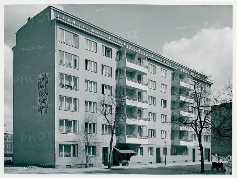 Berlin, Charlottenburg, Goethestr. 10-11, residential buildings, post-war buildings, architecture, Max Rudolph, post-war modern, multi-storey residential building with balconies and clear lines in an urban environment, Otto Hagemann, 1955