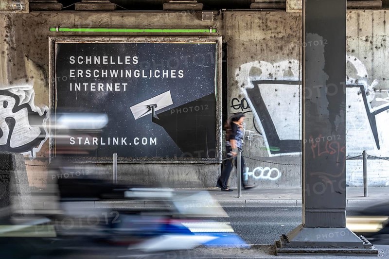 Advertising for fast Internet via Starlink, Internet access via a satellite network, from the US space company SpaceX, with high data speed, in Düsseldorf, North Rhine-Westphalia, Germany