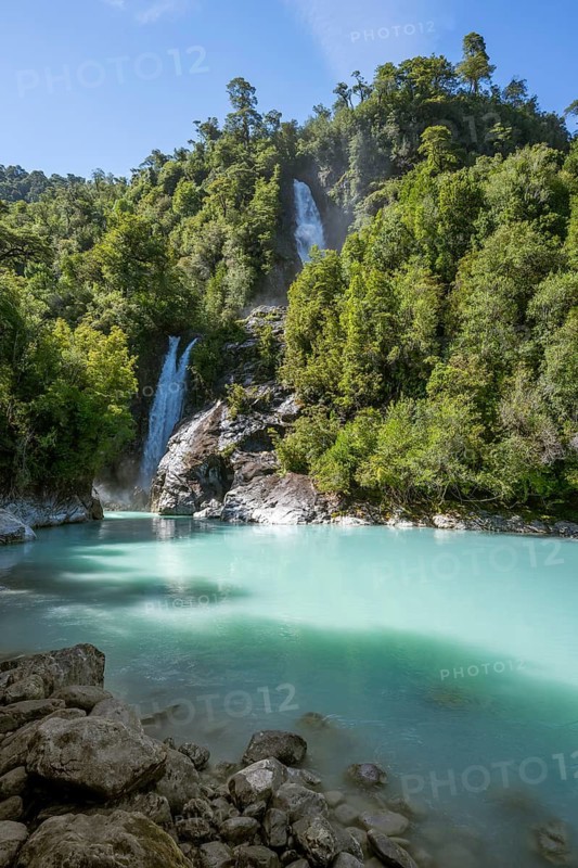 Cascadas Rio Blanco waterfalls and turquoise river Rio Blanco flows through temperate rainforest, Valdivian or northern Patagonian rainforest, Ruta de los Parques, Hornopirén, Hualaihué, Los Lagos, Patagonia Verde, Chile