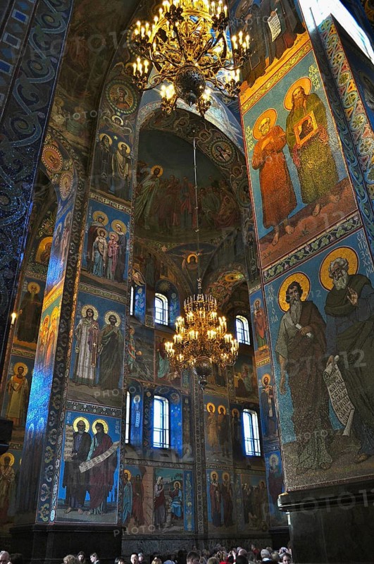 Nave with high ceilings, ornate frescoes and chandeliers, Church of the Resurrection, Saint Petersburg, St. Petersburg, Russia