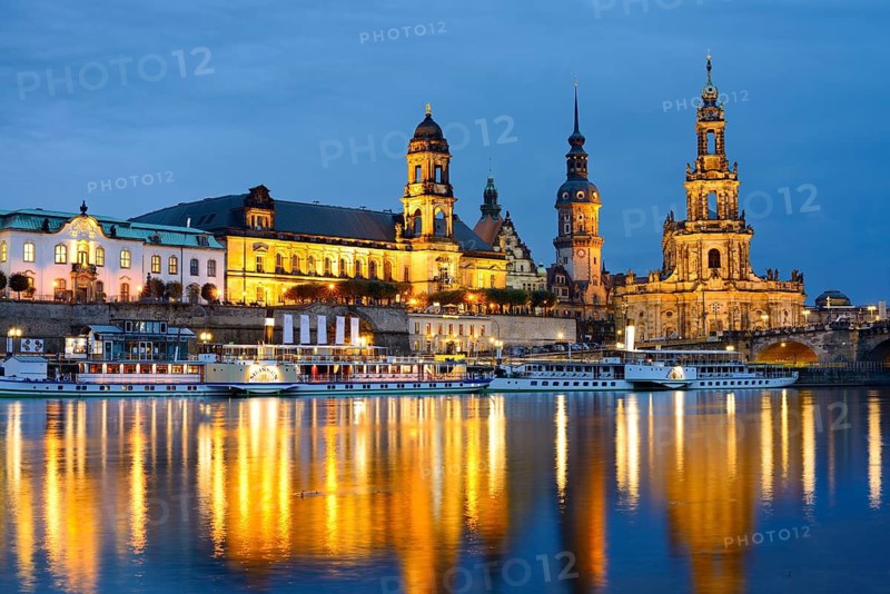 View across the Elbe to the historic old town with Ständehaus, Residenzschloss and Hofkirche in the evening, Dresden, Saxony, Germany