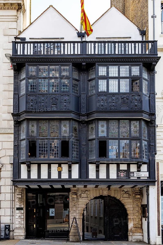 The black and white timber framed facade of Prince Henry's Room rises above 17 Fleet Street, one of the few City of London buildings to survive the Great Fire of 1666, rebuilt in 1610 as a tavern later known as the Fountain Inn and named for Prince Henry, son of James I. London, England, United Kingdom