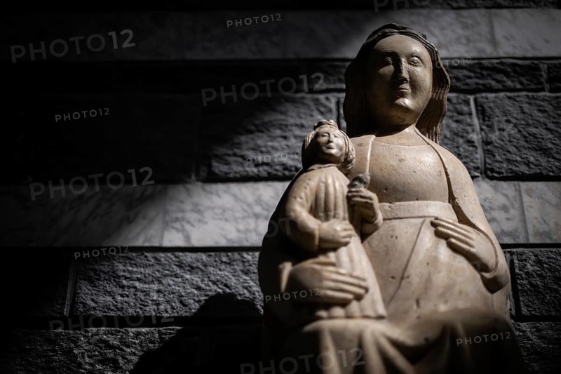 Virgin and Child sculpture, interior, Roman Catholic church of San Giovanni Battista, built in the same place as the village church destroyed by avalanche in 1986, architect Mario Botta, Mogno, Maggia Valley, Valle Maggia, municipality of Lavizzara, Canton of Tessin, Switzerland