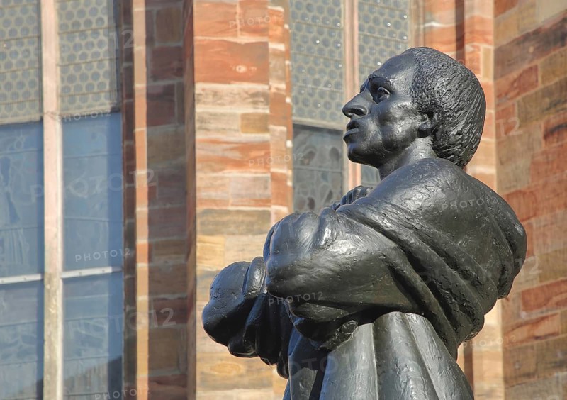 Memorial to Reformer Thomas Müntzer, bronze sculpture, life-size, St. Catherine's Church, Zwickau, Saxony, Germany