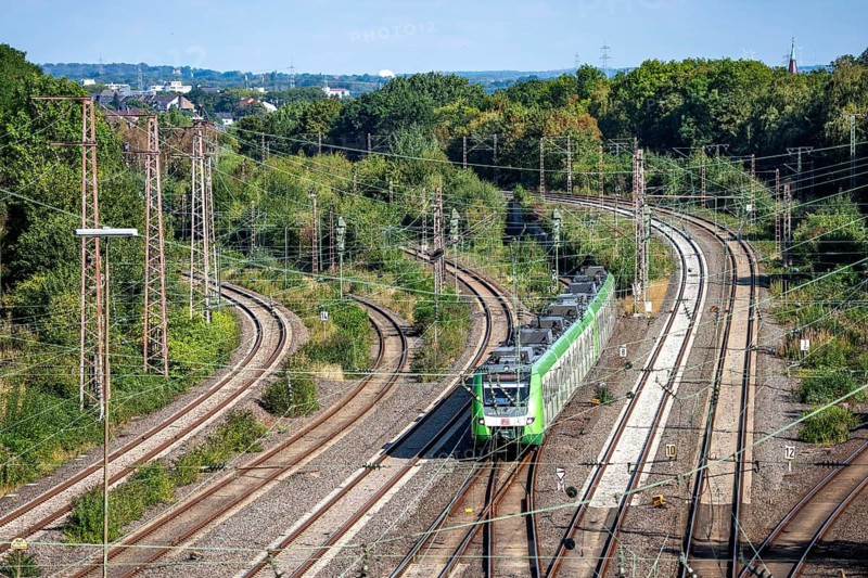 Railway line, 6-track, east of Essen main station, view towards Bochum, local and long-distance trains run here, S-Bahn, S1, North Rhine-Westphalia, Germany