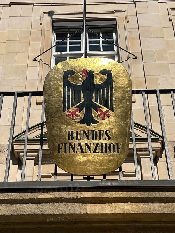 Golden sign with federal eagle, Bundesfinanzhof, Munich, Oberbärn, Bavaria, Germany