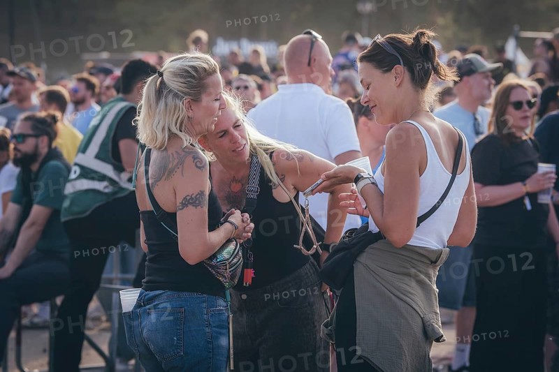 Festival visitors at the Klassentreffen festival on the Central Fairground in Berlin on 30.08.2026