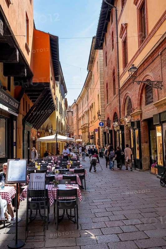 Restaurant in an alley, Quadrilatero market district, old town, Bologna, Emilia Romagna, Italy
