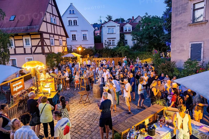 On a long promenade on the Elnhang between Loschwitz and Pillnitz, a big festival is celebrated every year. Visitors can expect a wide range of cuisine and cuisine. Here is the festival in Loschwitz, Dresden, Saxony, Germany