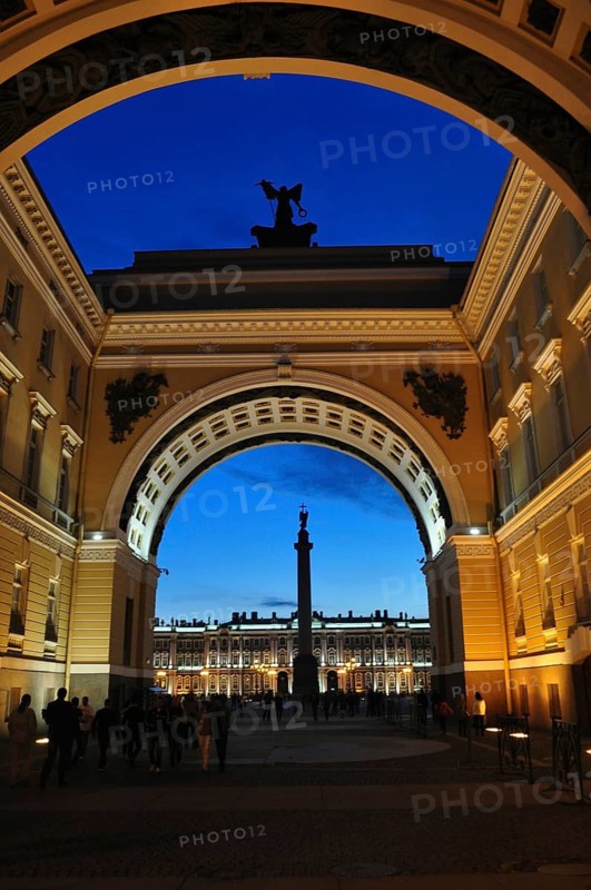 Huge archway with sculptures inside, overlooking illuminated buildings, General Staff Building, Saint Petersburg, St. Petersburg, Russia