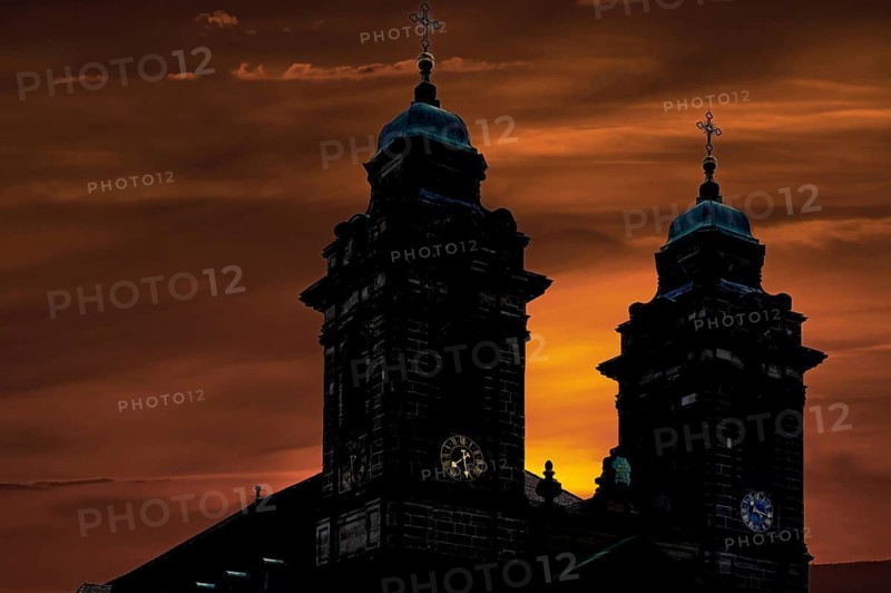 Egidienkirche as a silhouette in the evening sky, Egidienplatz, Nuremberg, Middle Franconia, Bavaria, Germany
