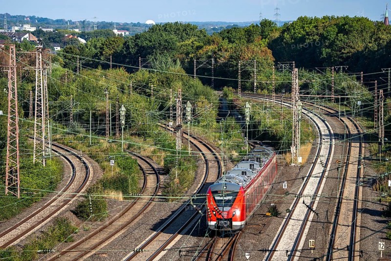 Railway line, 6-track, east of Essen main station, view towards Bochum, local and long-distance trains run here, regional train RB33 to Aachen, North Rhine-Westphalia, Germany