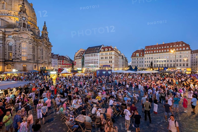 The Dresden City Festival attracts tens of thousands of visitors every year. Neumarkt, Dresden, Saxony, Germany