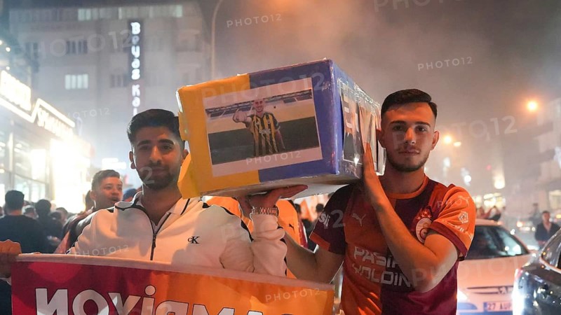 Thousands of Galatasaray fans gather in the streets to celebrate the club winning the Turkish Super Lig title for the fourth consecutive time. Supporters waved flags, set off flares, and held car convoys to mark the championship victory amidst a heavy fan presence in Gaziantep, Turkey on May 09, 2026, Gaziantep, Turkey