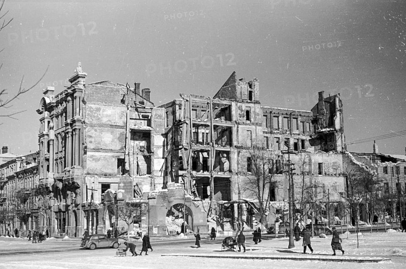 Rostov-on-Don, Russia, heavily bombed and occupied by German troops, winter 1942–43. Rostov was occupied twice by German troops and recaptured by the Red Army in December 1941. Around 33,000 soldiers died on the Russian side and around 25,000 in the German Wehrmacht. In the summer of 1942, Rostov was occupied once again by German troops and finally liberated by the Red Army in the spring of 1943.