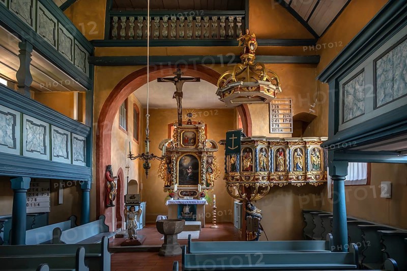Altar of the church of St. Peter and Paul, pulpit around 1680, Ermreuth, Upper Franconia, Bavaria, Germany