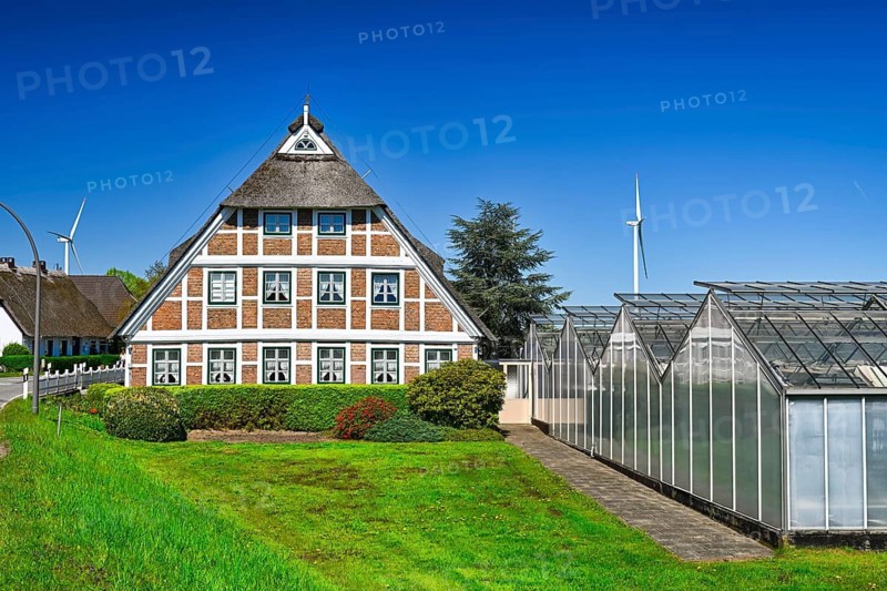 Half-timbered house in Curslack, Hamburg, Germany +++ editorial use only