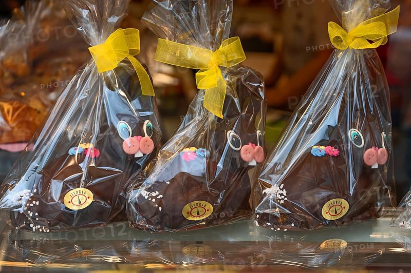 Chocolate Easter bunnies wrapped in cellophane in a pastry shop, Linz, Austria