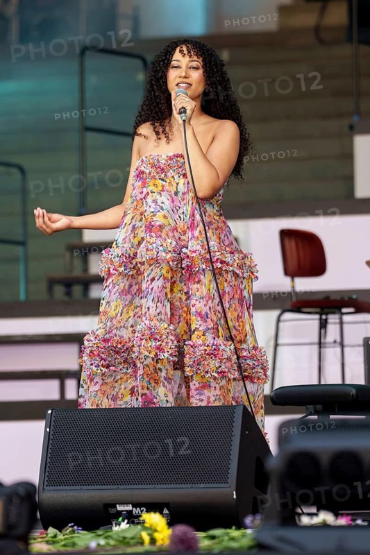 Suena, singer supporting Alphaville live at the Classic Open Air on Berlin's Gendarmenmarkt on 14.07.2026