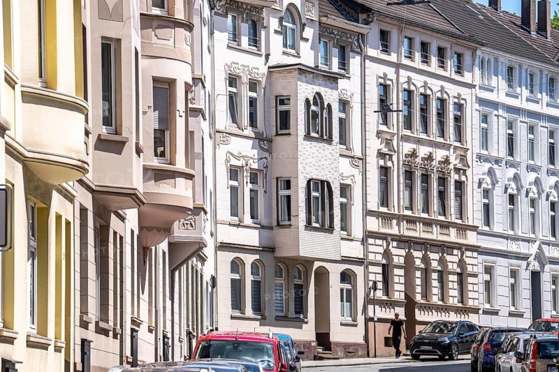 Façades of older, well-preserved, well-maintained residential buildings, partly Art Nouveau, Gründerzeit houses, built around 1900, multi-family buildings, with oriels, façade decoration, in Wuppertal-Vohwinkel, Germany