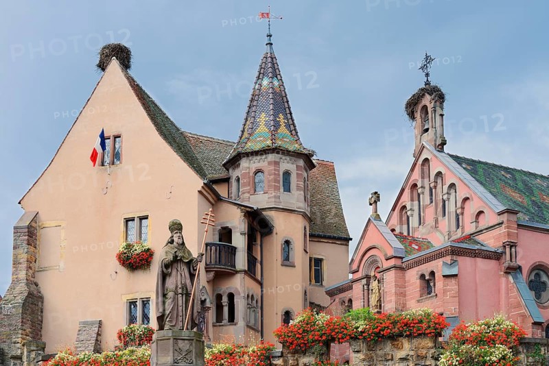 Castle with St. Leo IX chapel and statue of Pope Leo IX, Eguisheim, Haut-Rhin, Alsace, Grand Est, France