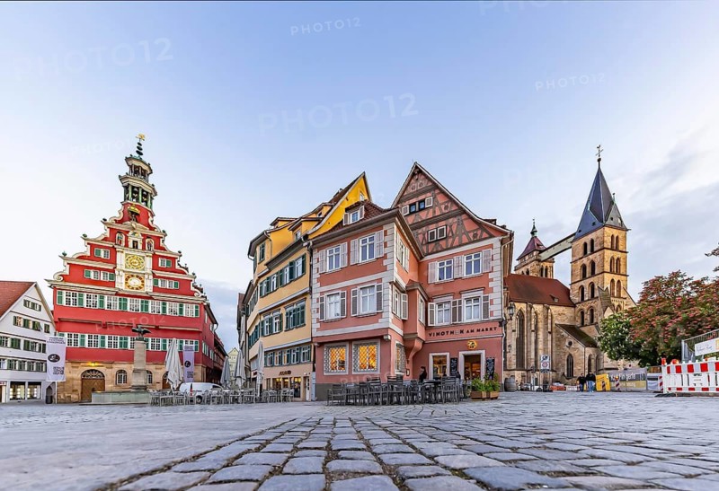 Town Hall Square, Rathausplatz, Rathausplatz with Old Town Hall in the evening. City view of Esslingen am Neckar. St. Dionys Town Church. Esslingen a. N, Baden-Württemberg, Germany