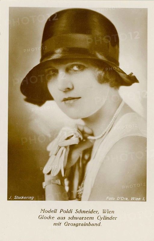Poldi Schneider, hat maker, modist, Jewish, Vienna, black cylinder bell, fashion, portrait of an elegant woman wearing hat and gloves from the 1920s, Madame DoRa, around 1925