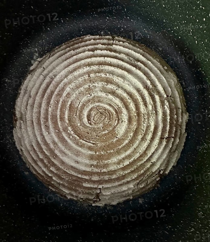 Round loaf of freshly baked bread, Bavaria, Germany