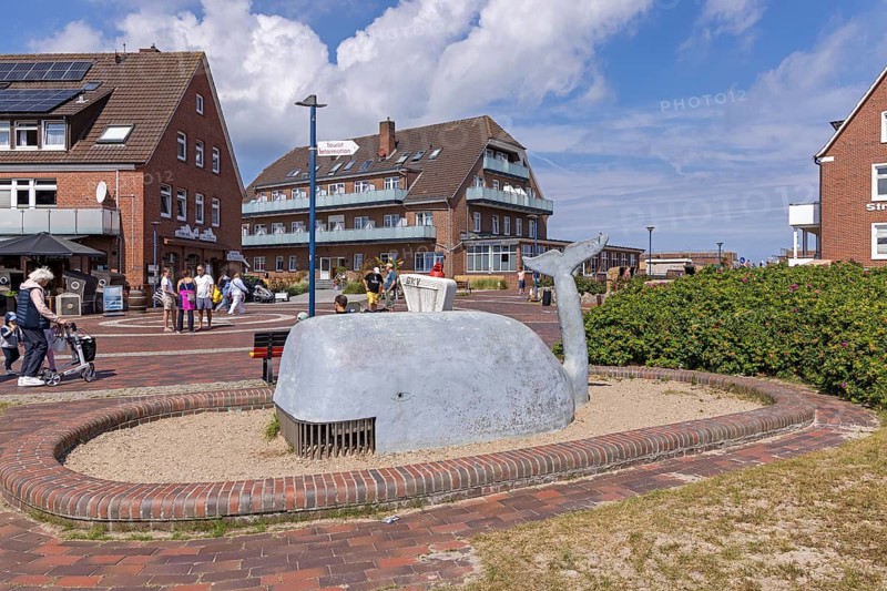 Houses, whale sculpture, town center, Baltrum, East Frisia, Lower Saxony, Germany
