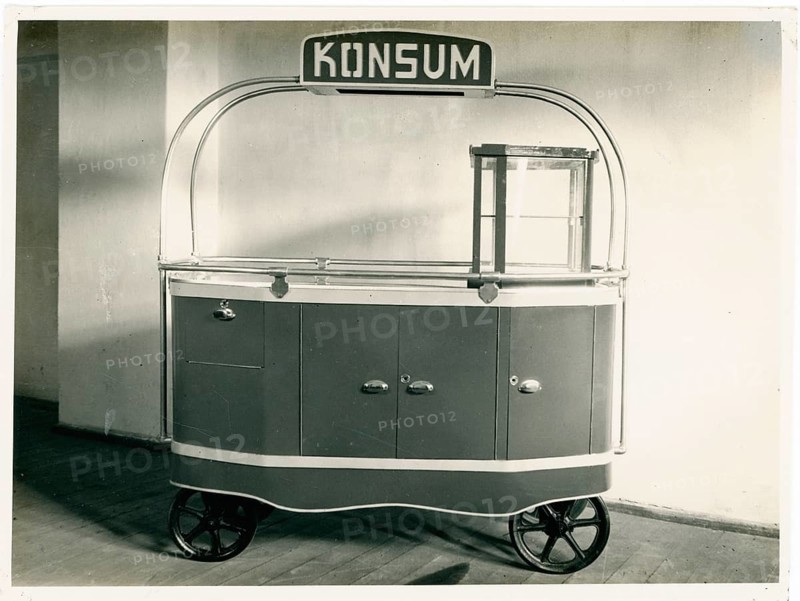 DDR, HO, DDR design, Konsum, large sales car with signs, glossy surface and two wheels in classic style, around 1956