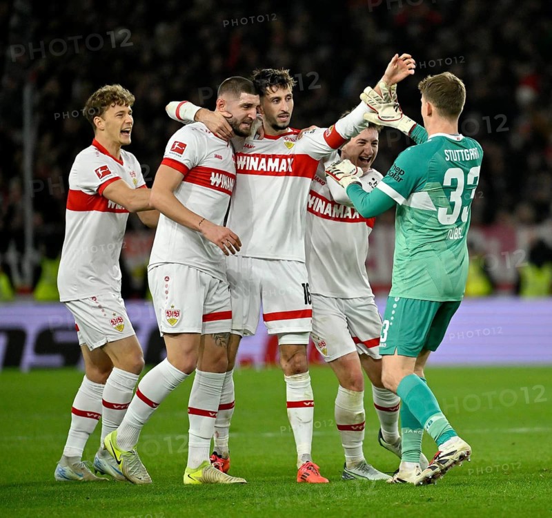 Goalkeeper Alexander Nuebel VfB Stuttgart (33) Angelo Stiller VfB Stuttgart (06) Atakan Karazor VfB Stuttgart (16) Jeff Chabot VfB Stuttgart (24) Yannik Keitel VfB Stuttgart (05) MHPArena, MHP Arena Stuttgart, Baden-Württemberg, Germany