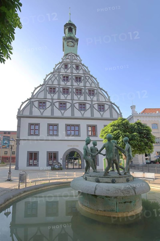 Theatre with tail gable and tower helmet built in 1525 and children's fountain by sculptor Berthold Dietz in 1968, Gewandhaus, Hauptmarkt, Zwickau, Saxony, Germany