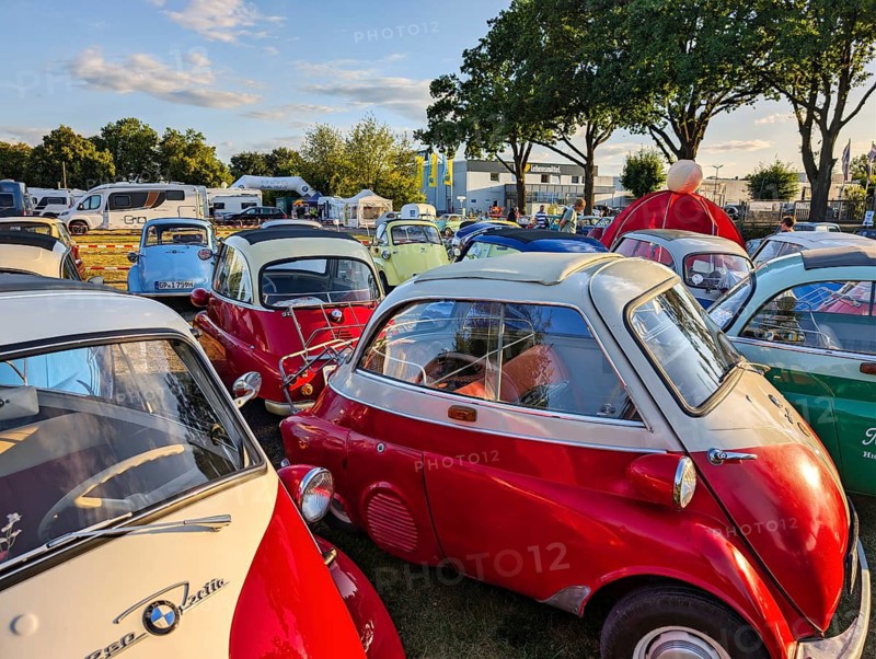 BMW Isetta parking in different colors, annual meeting 2026, distinctive small car with front door, eye-catching paint, cult, smooch ball, historic cultural property, Holzminden, Weser Hills, Germany