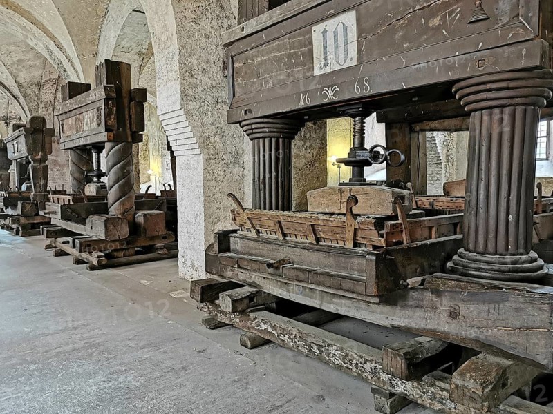 Lay refectory, exhibition of historical wine presses from the period 1668 to 1801, Eberbach Monastery, Erbach Monastery, former Cistercian abbey near Eltville am Rhein, Hesse, Germany