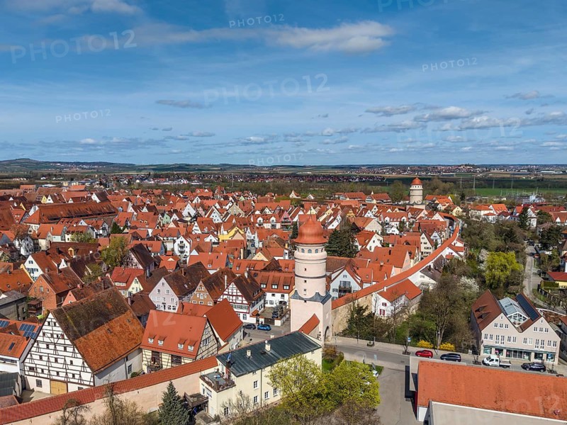 Aerial view of the historic old town of Nördlingen with the completely comprehensive and accessible city wall, Donau-Ries district, Nördlinger Ries, Bavaria, Germany