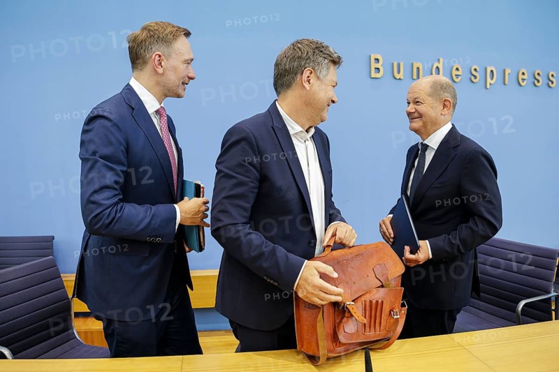 Christian Lindner (FDP), Federal Minister of Finance, Olaf Scholz (SPD), Federal Chancellor, and Robert Habeck (Alliance 90/The Greens), Federal Minister for Economic Affairs and Climate Protection and Vice-Chancellor, present the 2025 budget at the BPK. Berlin, 05.07.2024. Photographed on behalf of the Federal Ministry of Finance