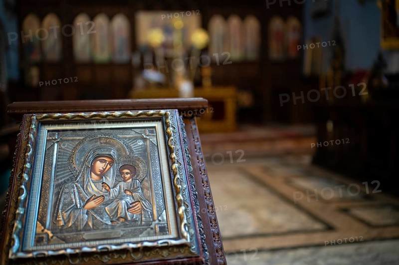 Interior view religious icon portrait of the Virgin Mary and Jesus, choir room, altar, St Mary Aldermary Church Church, City of London, London, England, Great Britain, Great Britain