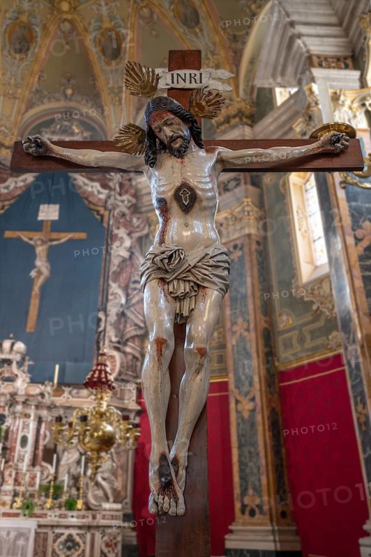 Figure of Christ, chest cavity with cross reliquary in front of the high altar in Mariae Cathedral, Bressanone, South Tyrol, Northern Italy