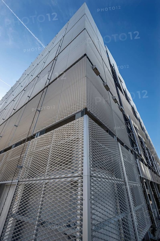 Detail of the modern Siemens Campus multi-storey car park, Halskestr., Erlangen, Middle Franconia, Bavaria, Germany