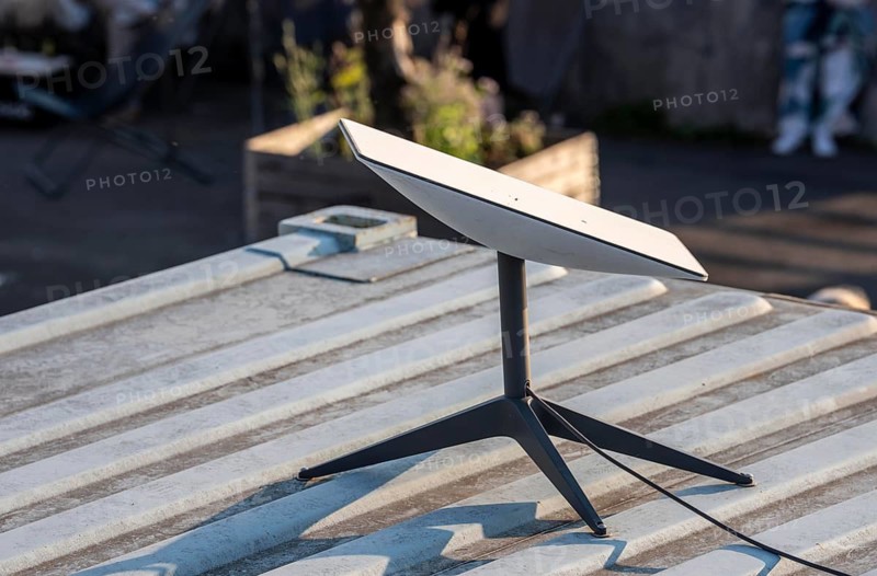2nd generation antenna, for fast Internet via Starlink, Internet access via a satellite network, from the US space company SpaceX, with high data speed, in Düsseldorf, North Rhine-Westphalia, Germany