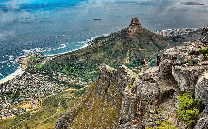 Mountaineers on Table Mountain, Lion's Head in the back, Cape Town, Western Cape, South Africa