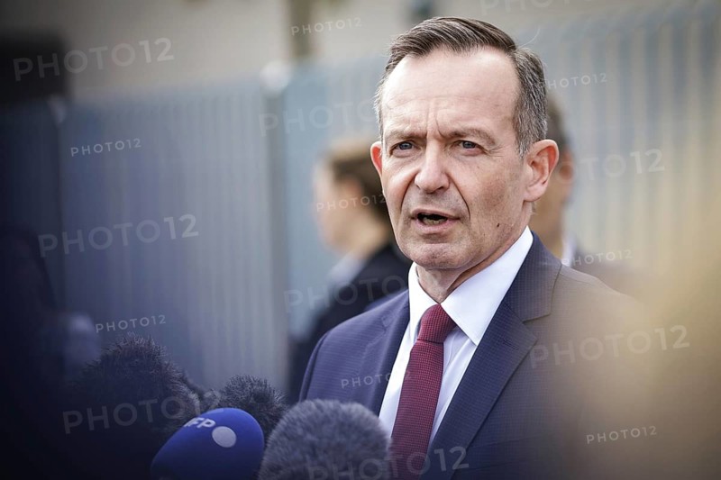 Volker Wissing, Bundesminister fuer Verkehr und Ditgitales, aufgenommen im Rahmen eines Pressestatements zum Beschluss der Nationalen Wasserstoffstrategie nach einer Kabinettssitzung vor dem Bundeskanzleramt. Berlin, 26.07.2023