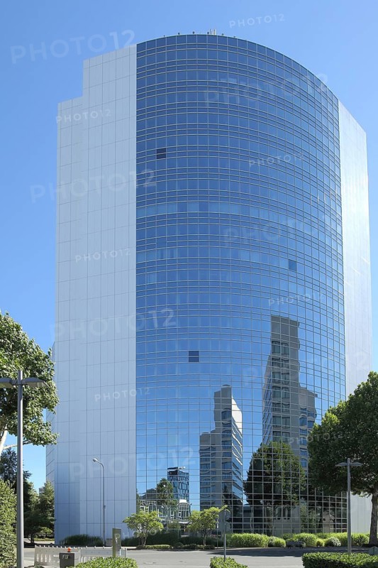 Modern building, Ventura 87m EY - Ernst & Young, glass building, glass window, reflection, high-rise building, Eschborn, Taunus, Hesse, Germany