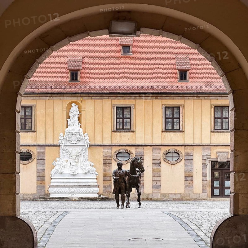 The Fluda City Palace, the former residence of the Fulda prince-bishops, view of the courtyard with late reading, Fulda, East Hesse, Hesse, Germany