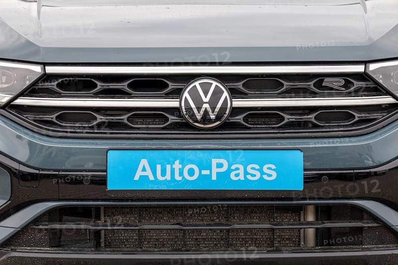 (Photo montage) New VW with the words AUTO-PASS on the license plate holder