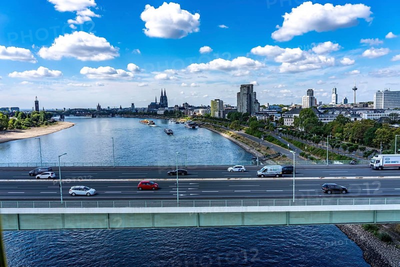 View of the Rhine, Zoobrücke, Bundesstraße B55, to Cologne Cathedral, summer, banks of the Rhine, North Rhine-Westphalia, Germany