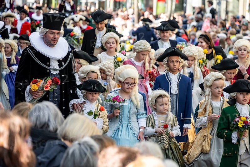 Parade of historically costumed guildsmen, Sechseläuten or Sächsilüüte, Zurich Spring Festival, Zurich, Switzerland